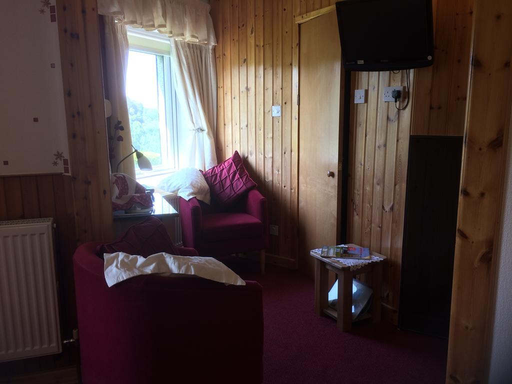 Rhiwiau Guesthouse Лланфэрфечейн Экстерьер фото
